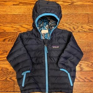 Previously loved Patagonia reversible sweater coat. Size 12-18 months.